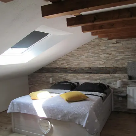 Loftwohnung 3 Bergeblick * Ettringen (Rhineland-Palatinate)