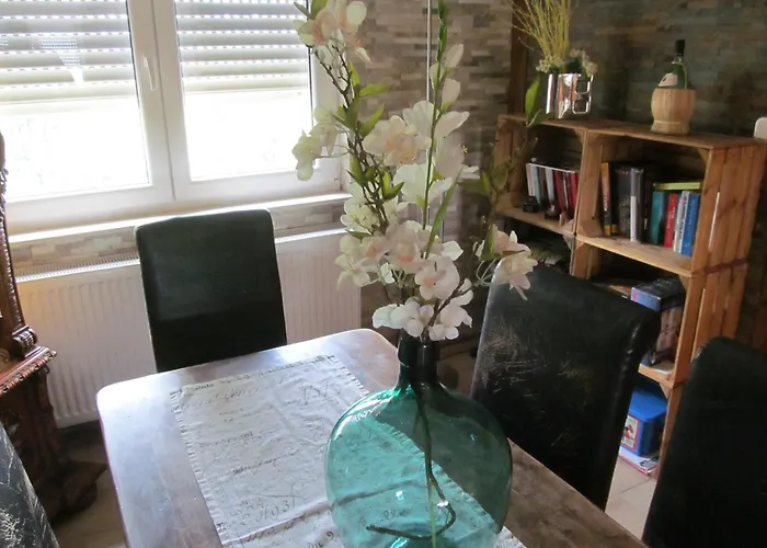 Loftwohnung 3 Bergeblick * Ettringen (Rhineland-Palatinate)